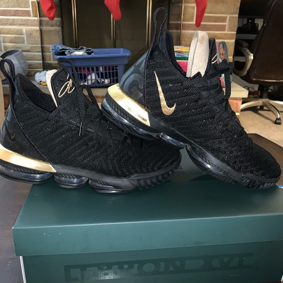 “I’m king” LeBron 16’s - Picture 4 of 6
